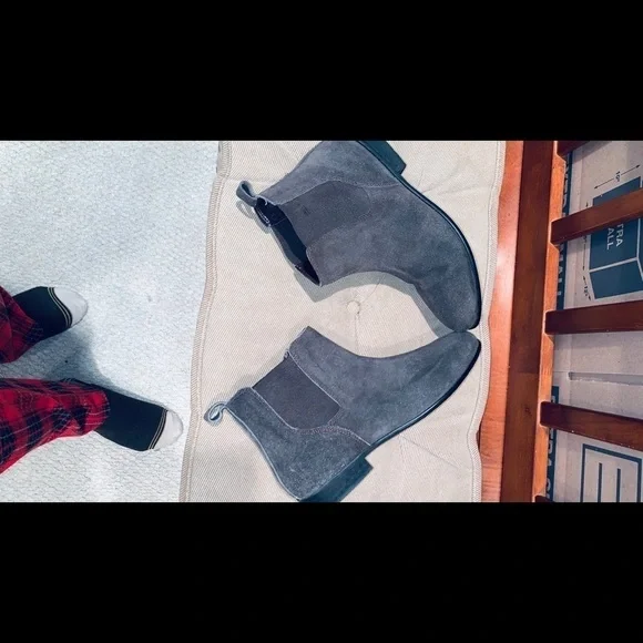 Urban Outfitters Ankle Suede Chukka Boots. - Picture 11 of 12